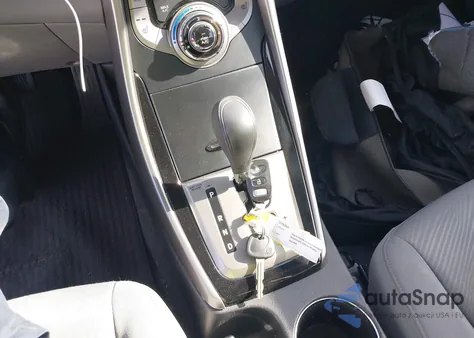 2013 Hyundai Elantra Gls from USA, damaged, VIN KMHDH4AE8DU902322